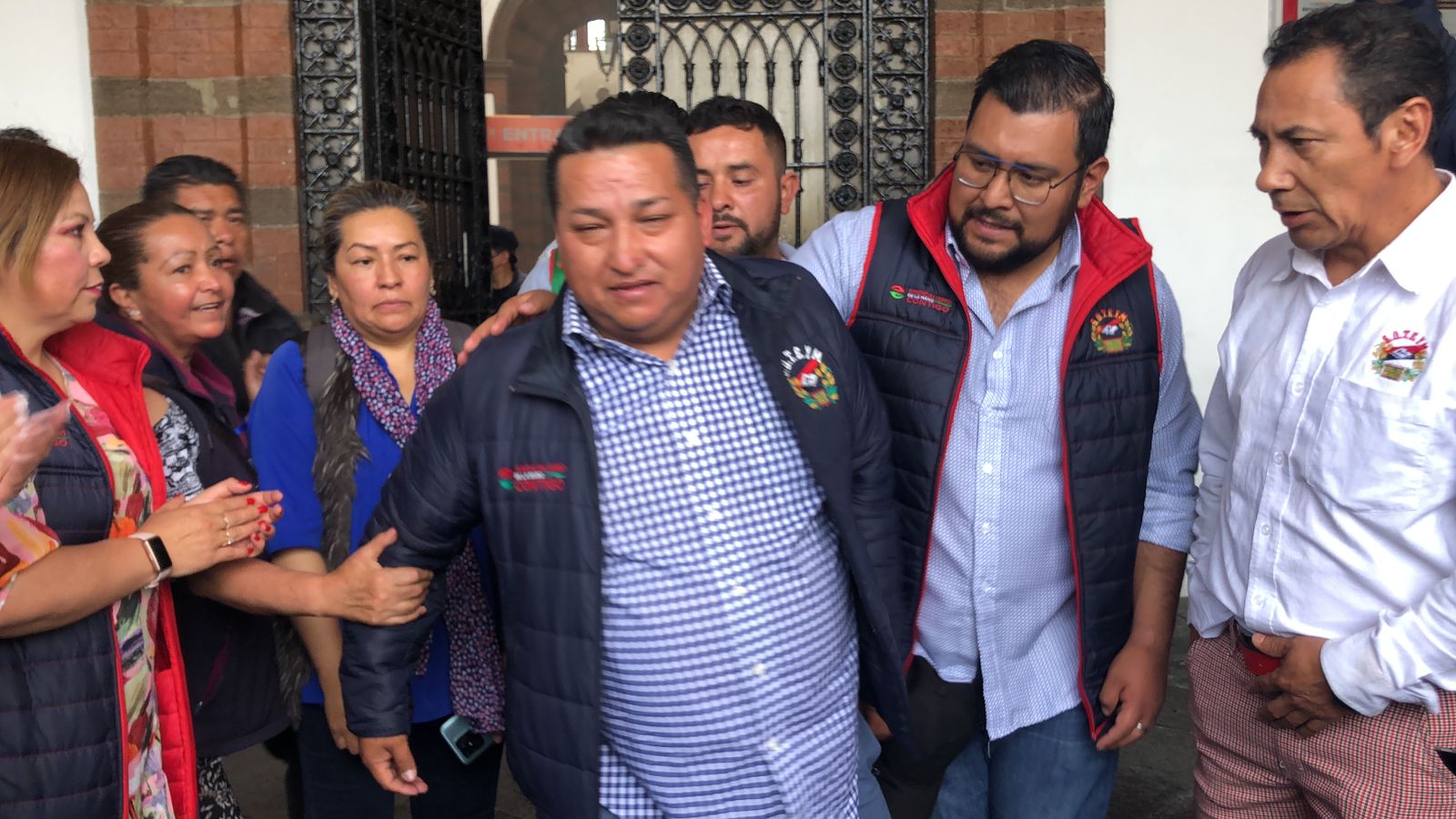 Campal entre policías y sindicalizados en Toluca