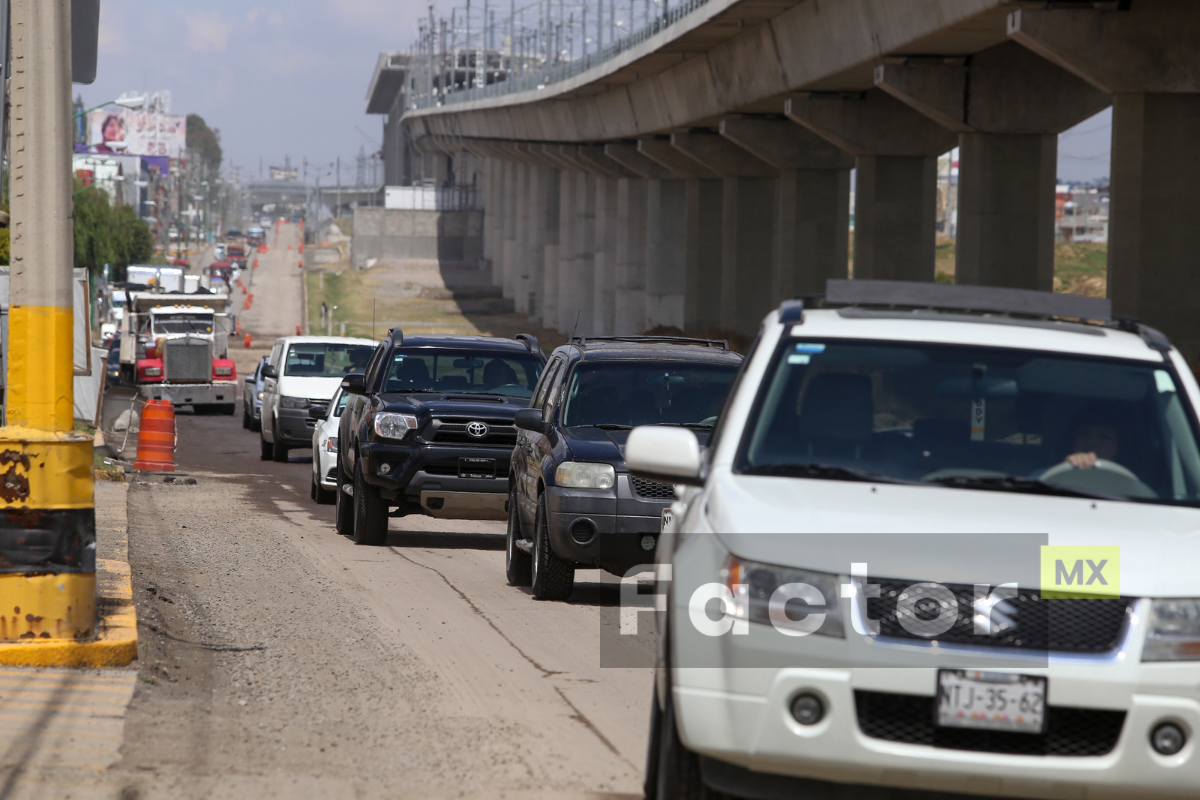 Obras en Avenida Las Torres en el Valle de Toluca.