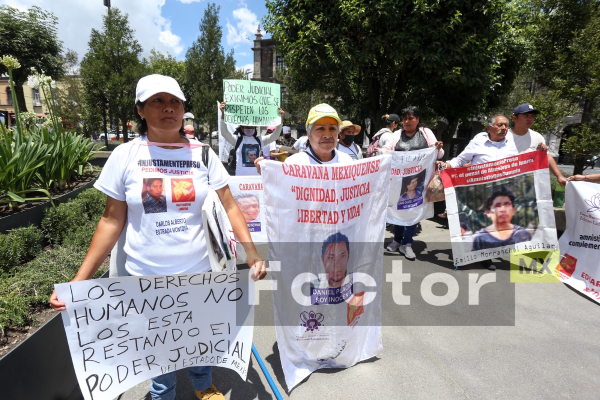 Familiares de los llamados injustamente presos se manifestaron en Toluca.