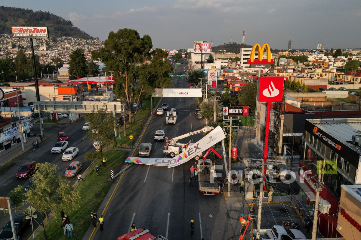 Cae espectacular del gobierno del Edomex en Zinacantepec