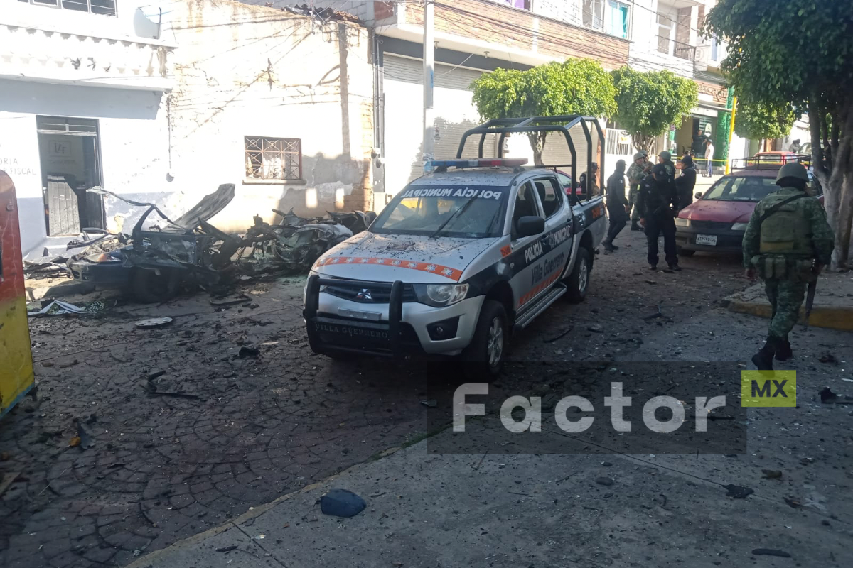 Estalla camioneta con pirotecnia en Villa Guerrero; reportan ataque