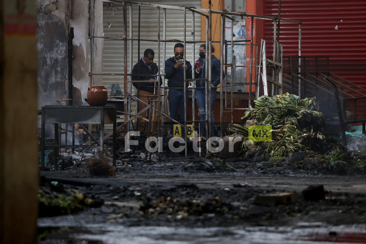 Comando incendia local en la Central De Abastos de Toluca; ocho muertos