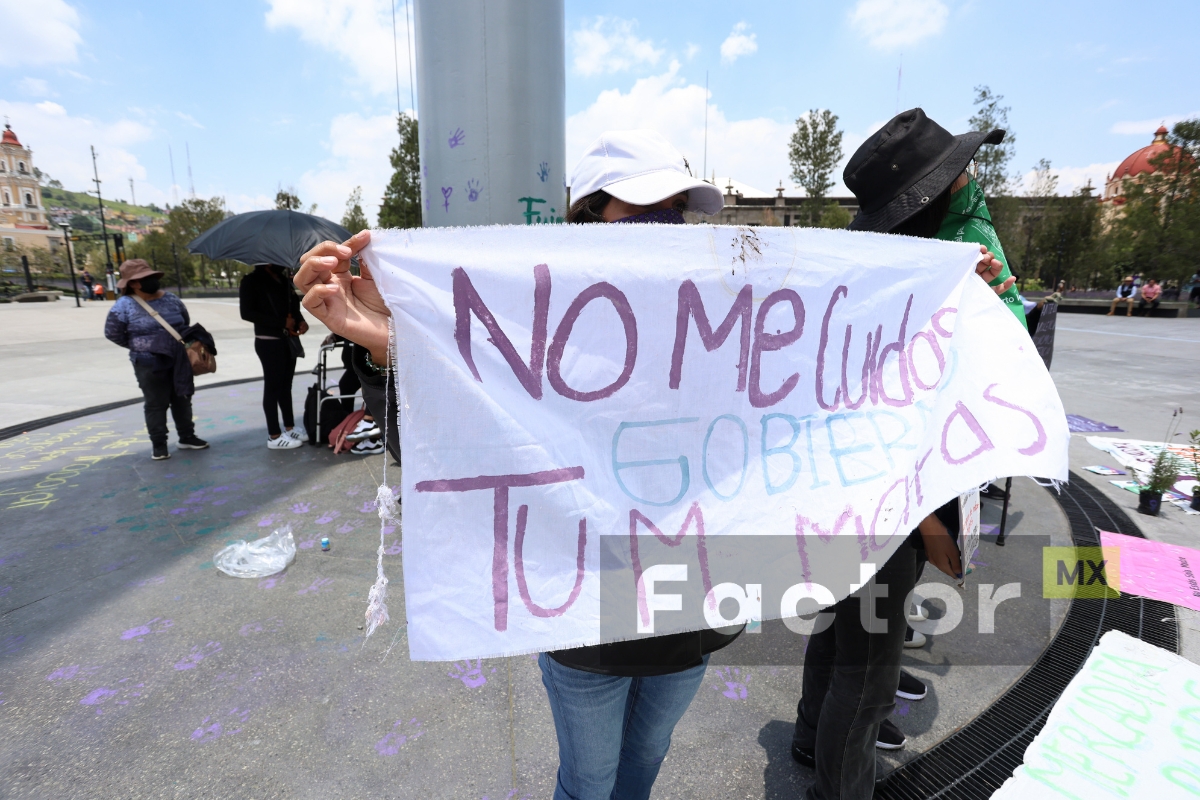 Protesta por la Mercadita feminista en Toluca