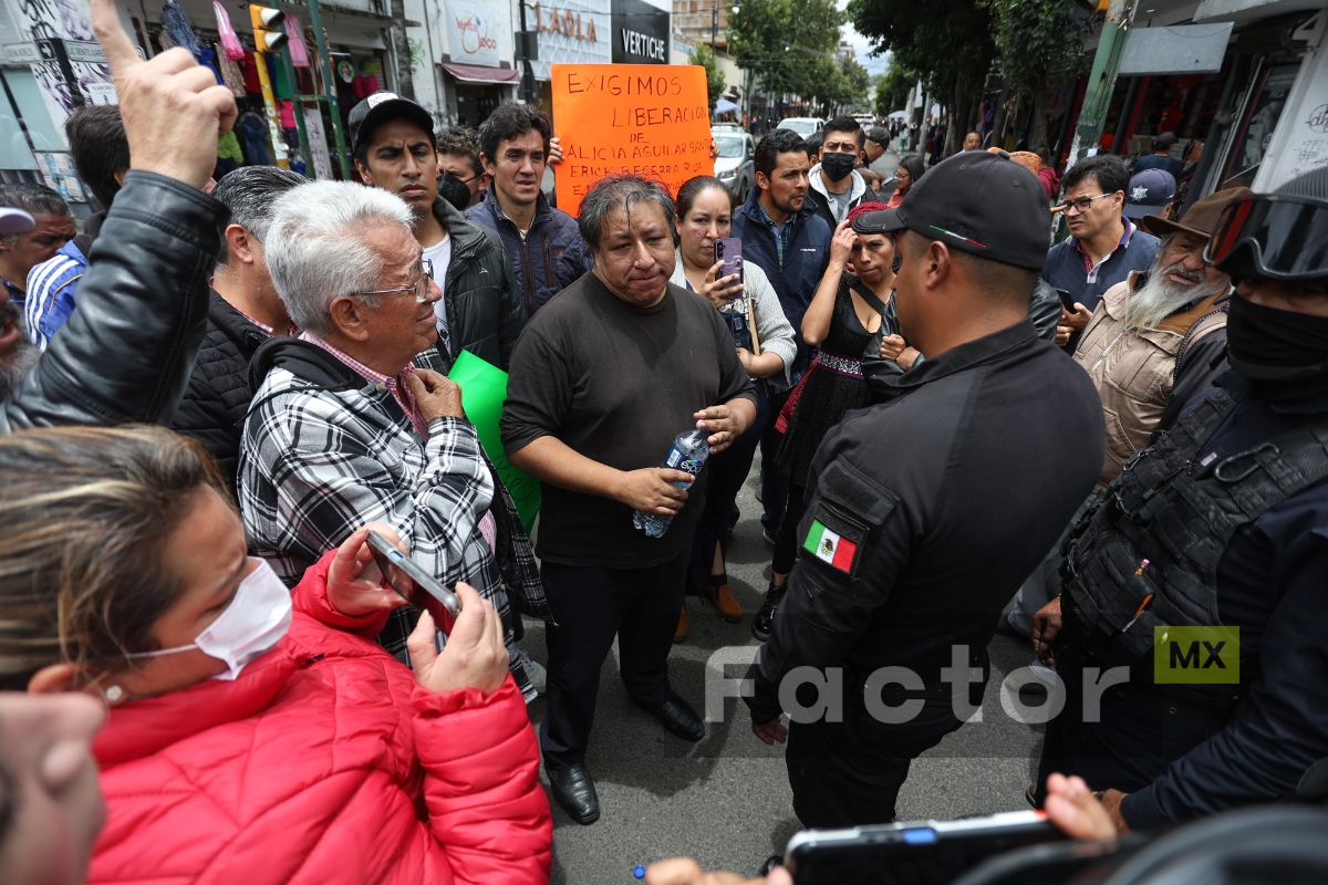 Reprimen protesta contra parquímetros virtuales en Toluca