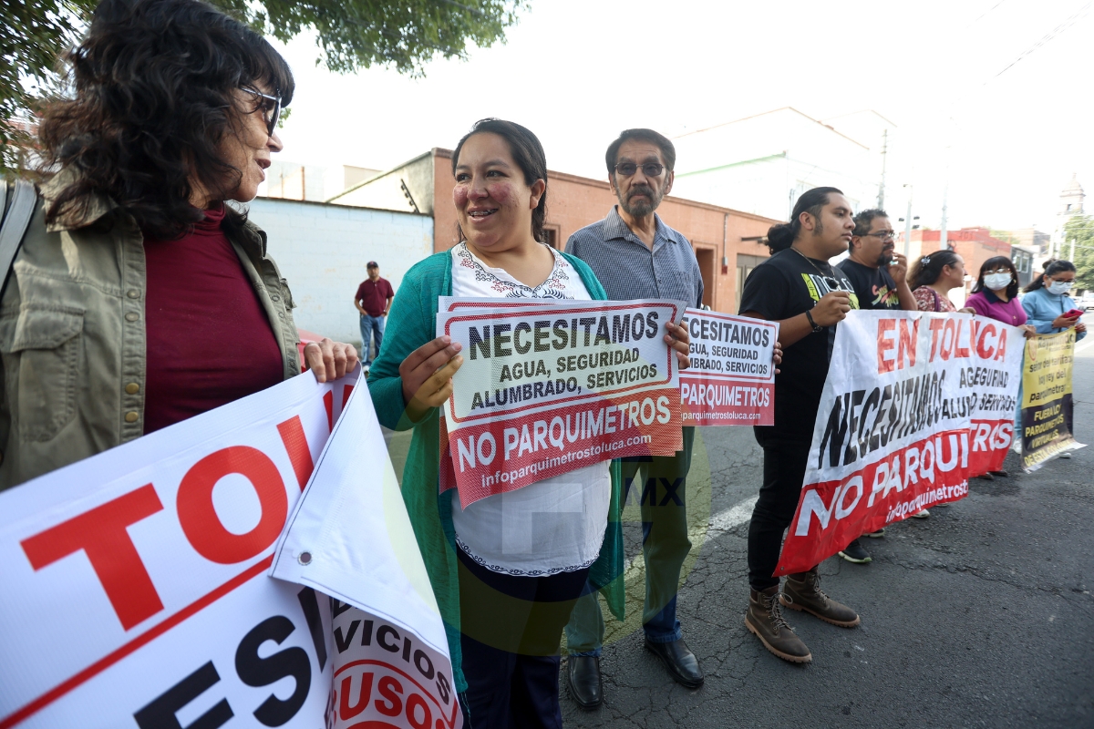 Presentan controversia contra los parquímetros virtuales en Toluca