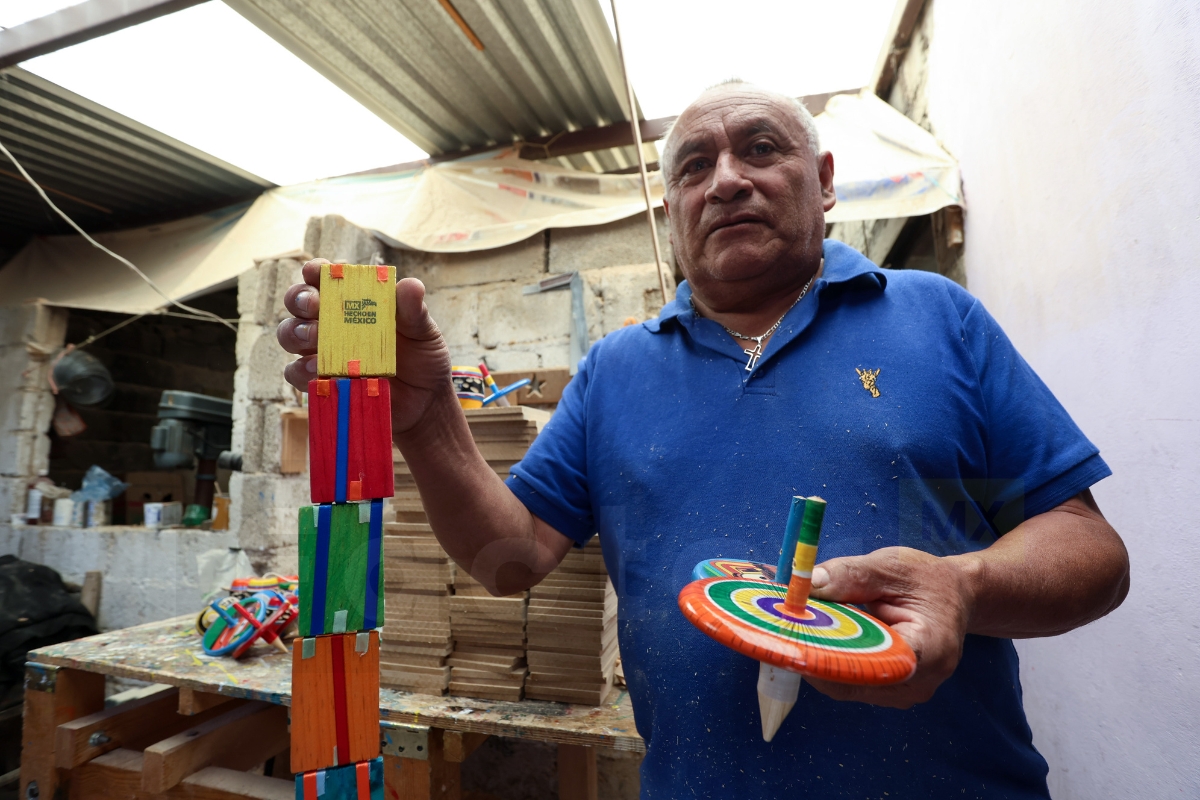 Juguetes de madera en San Antonio La Isla, una tradición en riesgo
