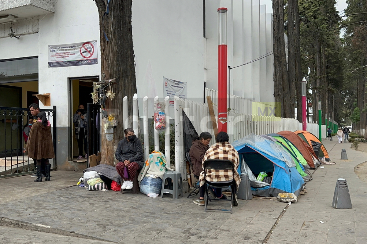 Retiran casas de campaña del Hospital para el Niño de Toluca