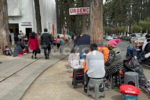 Retiran casas de campaña del Hospital para el Niño de Toluca