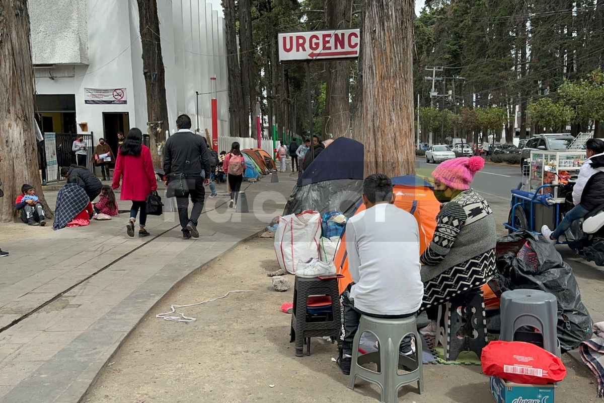 En Toluca, retiran casas de campaña de Hospital para el Niño