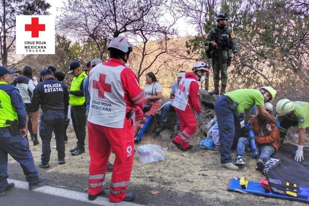 Camionazo en Malinalco, 14 peregrinos Muertos