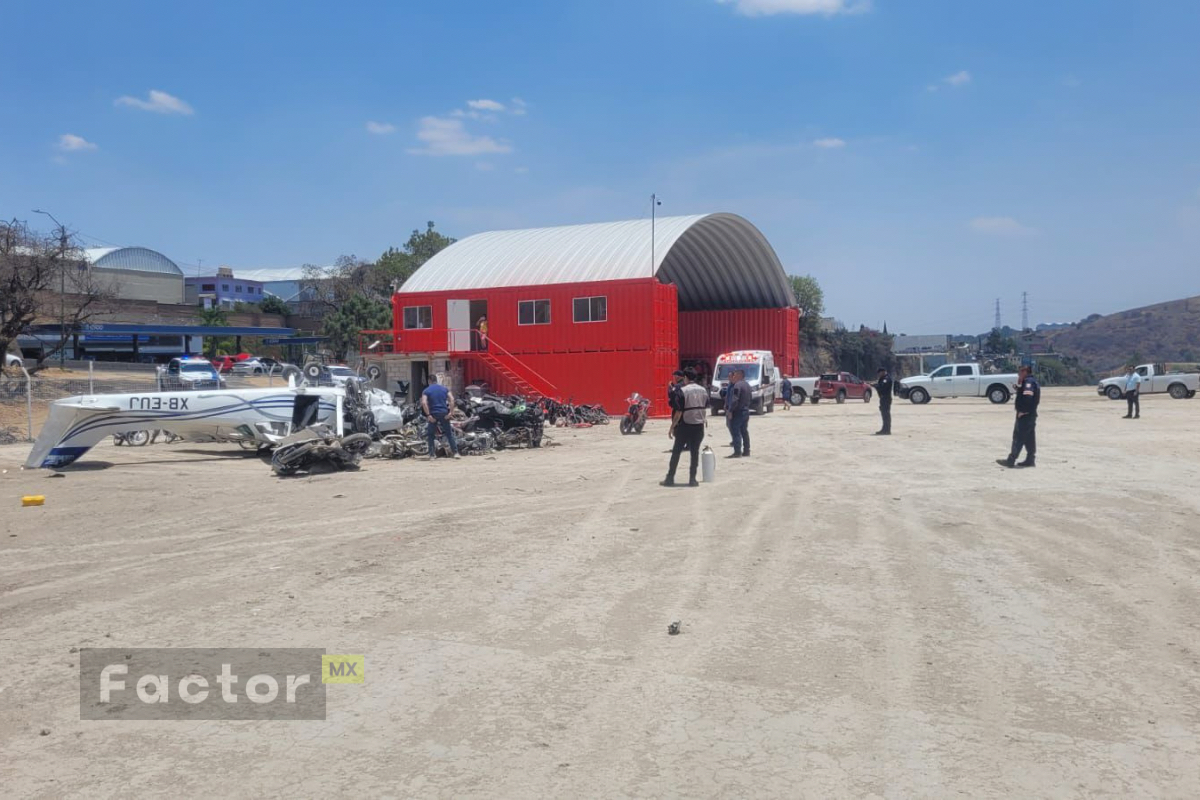 Se desploma avioneta en Atizapán; tres lesionados