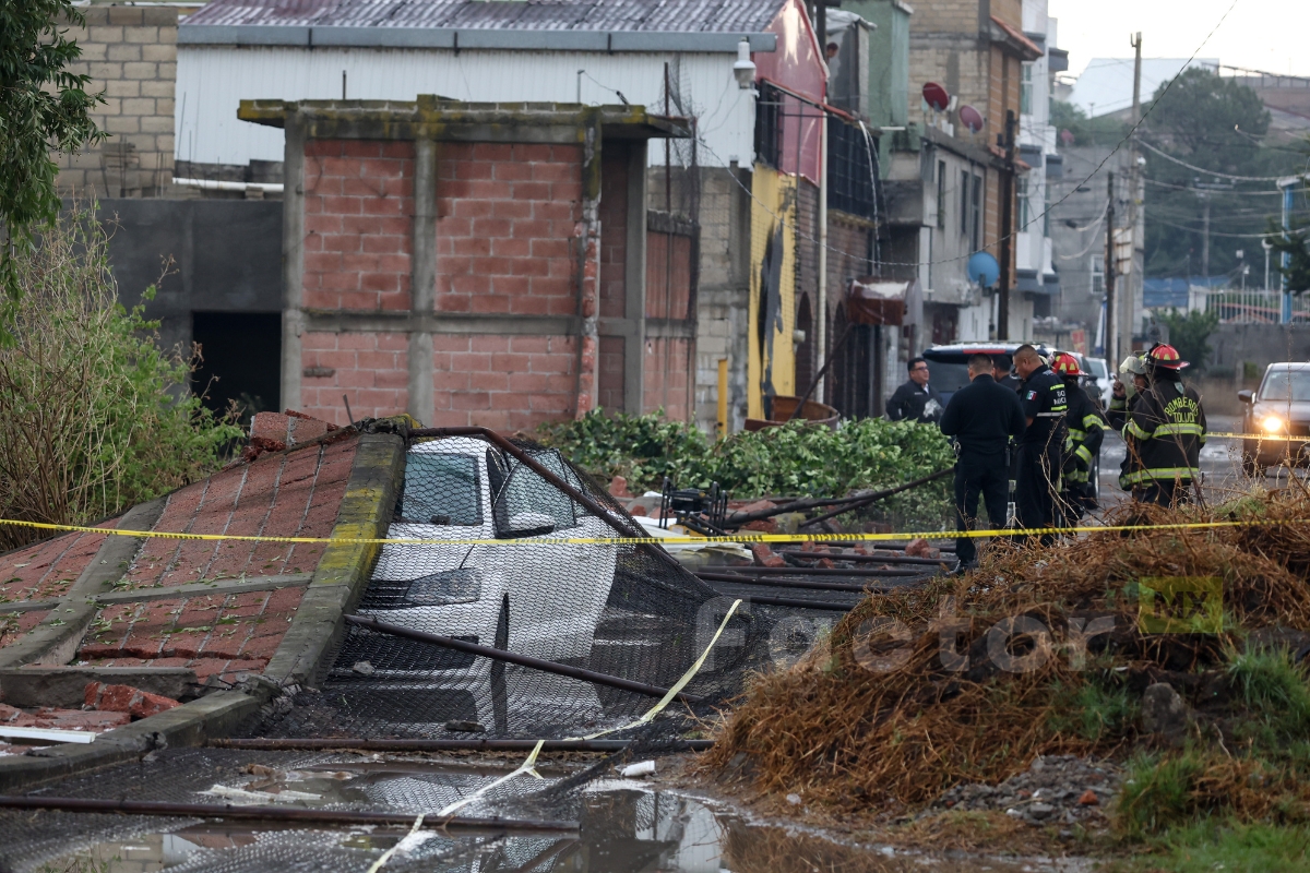 Tornado en Toluca deja dos muertos y múltiples daños