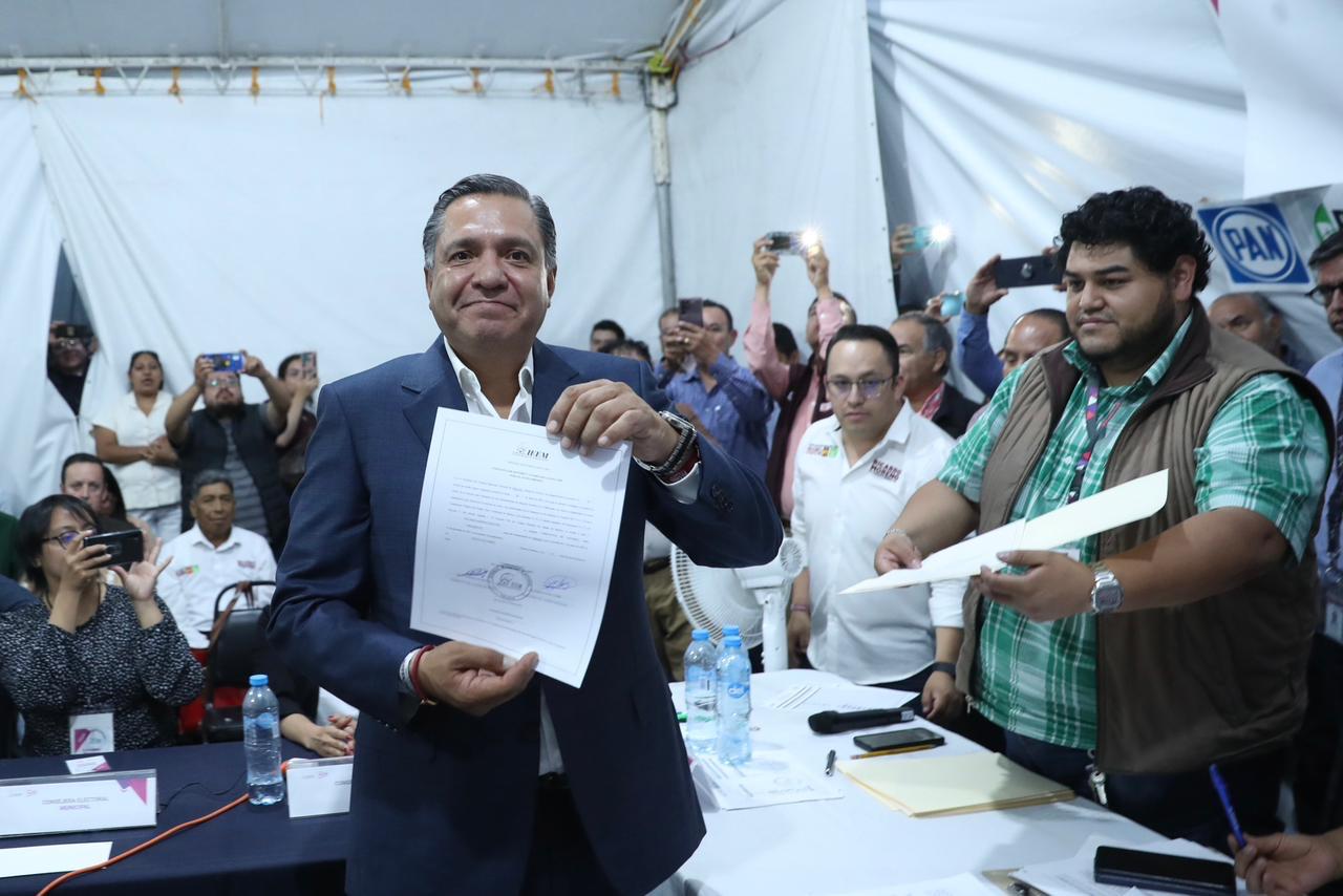 Ricardo Moreno recibe Constancia de Mayoría como alcalde electo de Toluca