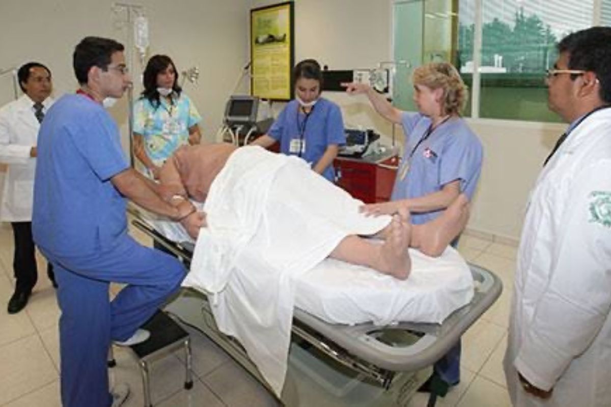 Recaudan fondos para estudiantes de la Facultad de Medicina de la UAEMex