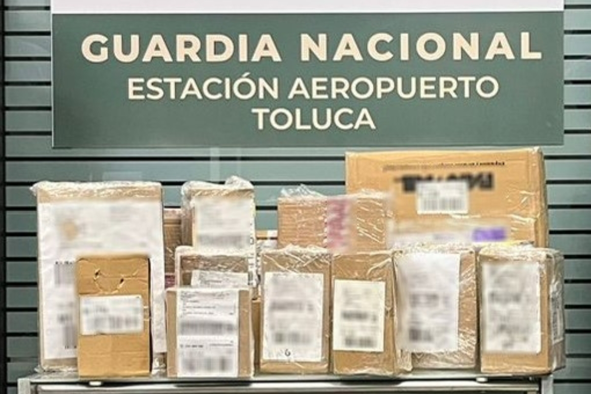 En el Aeropuerto de Toluca, detectan 16 paquetes con droga