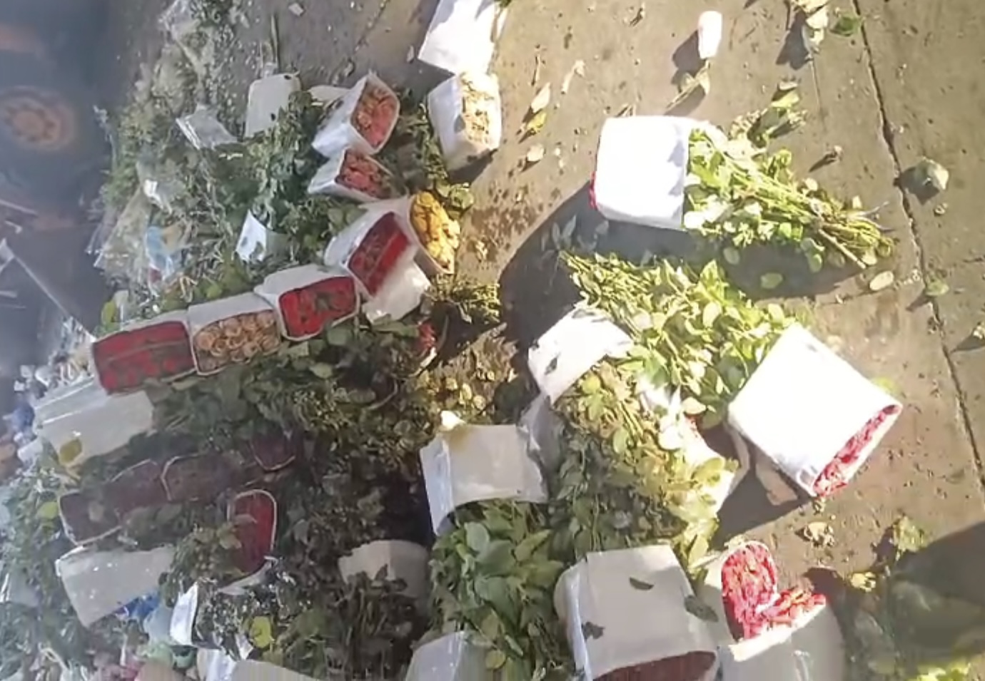 Socavón en Tenancingo afecta a floricultores y comercio local