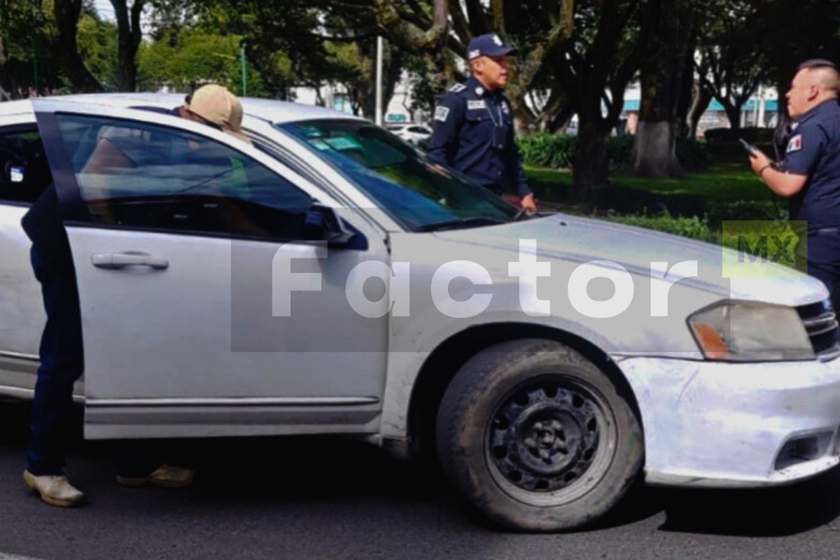 Detienen a dos policías estatales por robo en Toluca