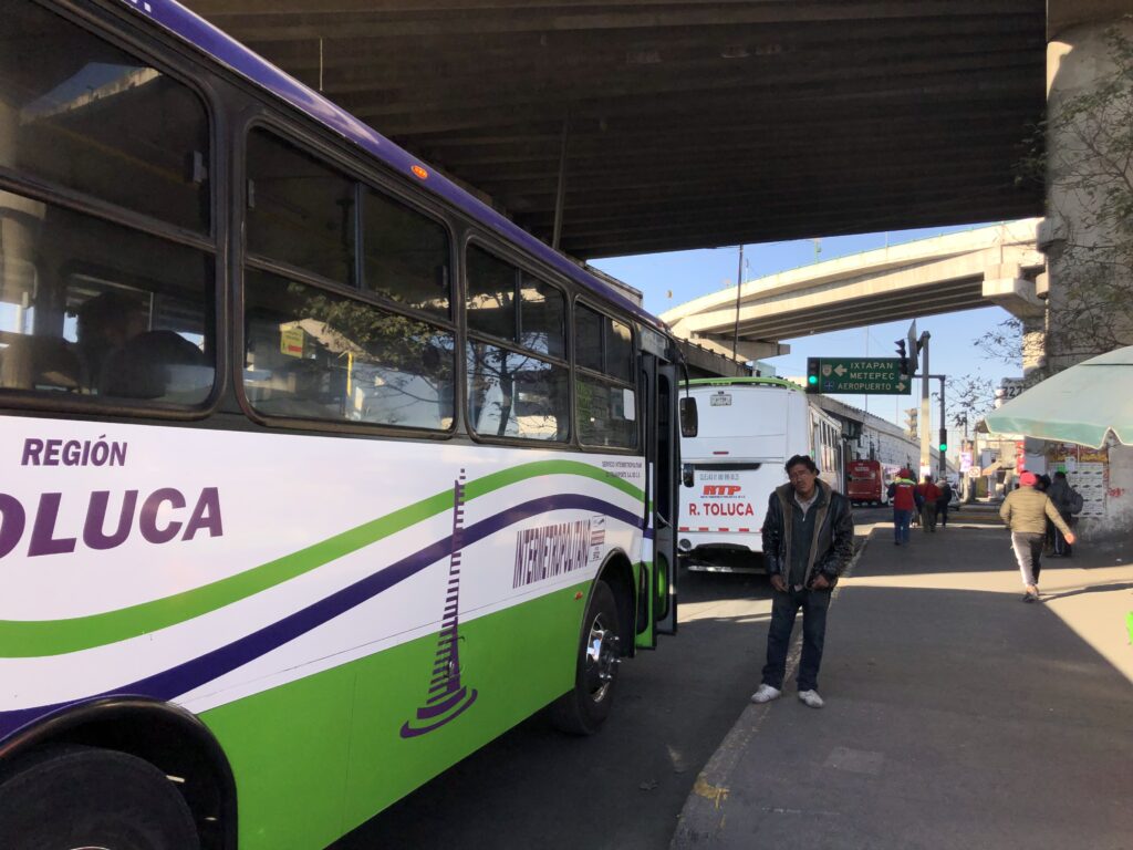 Transportistas del Valle de Toluca analizan aumento en tarifa del transporte público