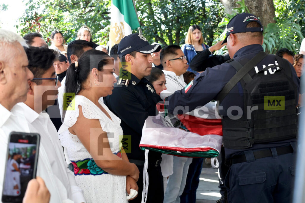 Malinalco se despide de policías caídos; les rinden homenaje. Fotografías de FACTORMX