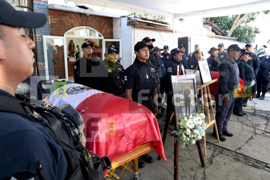 Malinalco se despide de policías caídos; les rinden homenaje. Fotografías de FACTORMX