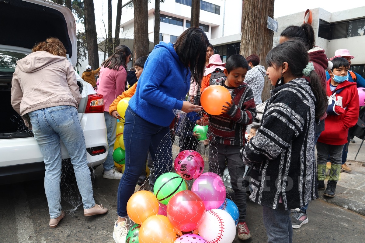 Día de Reyes: Regalan esperanza y solidaridad a quienes esperan en hospitales