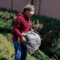 Por tirar basura en calles de Toluca, tres arrestados