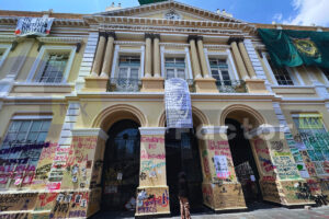 Rectoría: UAEMéx propone reforma con voto sectorial y estudiantes exigen elección directa