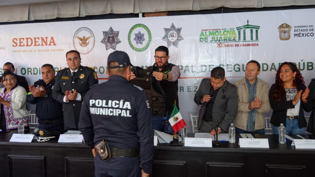 Policías de Almoloya