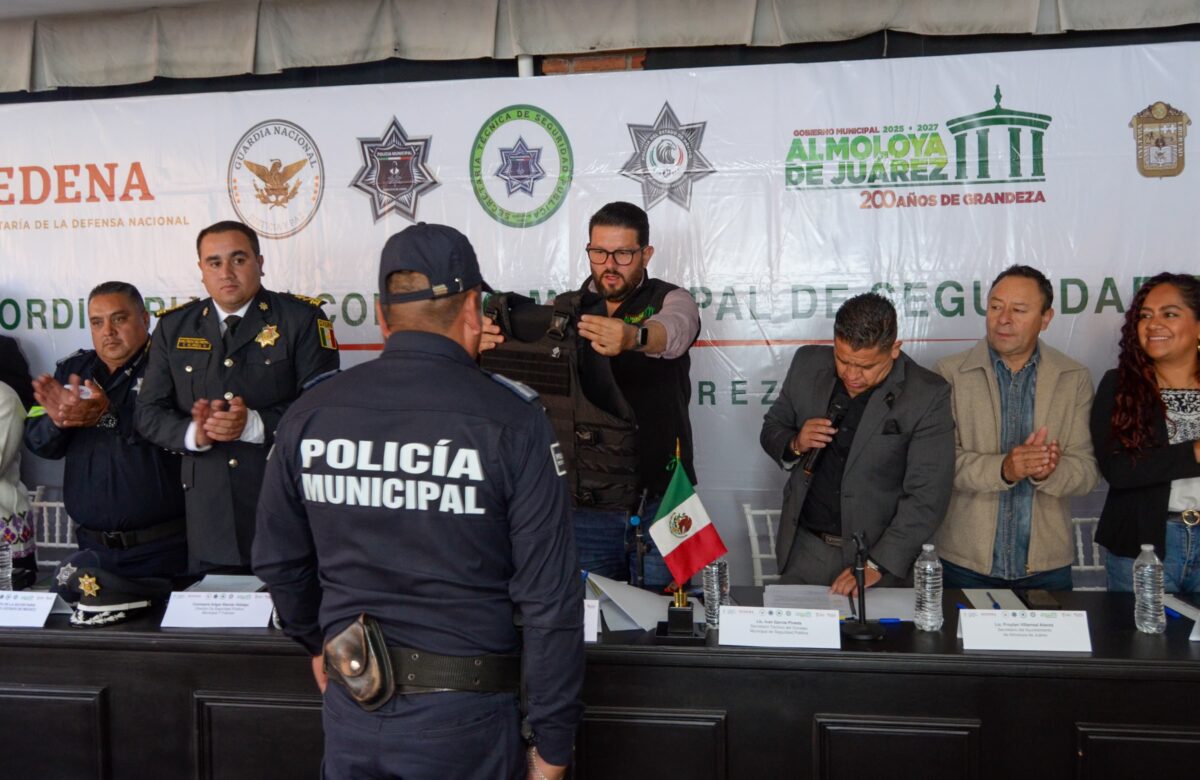 Refuerzan a la Policía Municipal de Almoloya con nuevo equipamiento