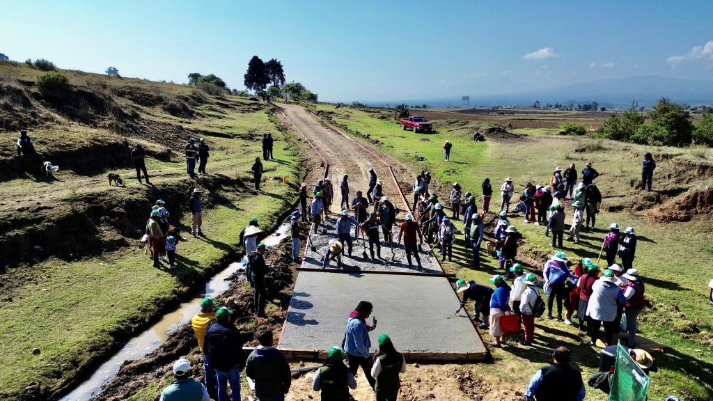 Vecinos aceleran obras con Pueblo y Gobierno en Almoloya