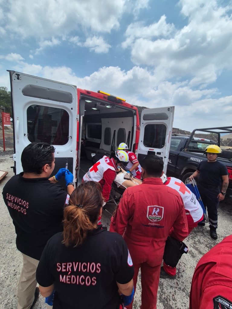 Agresor en Pirámide de la Luna durante ataque en Teotihuacán