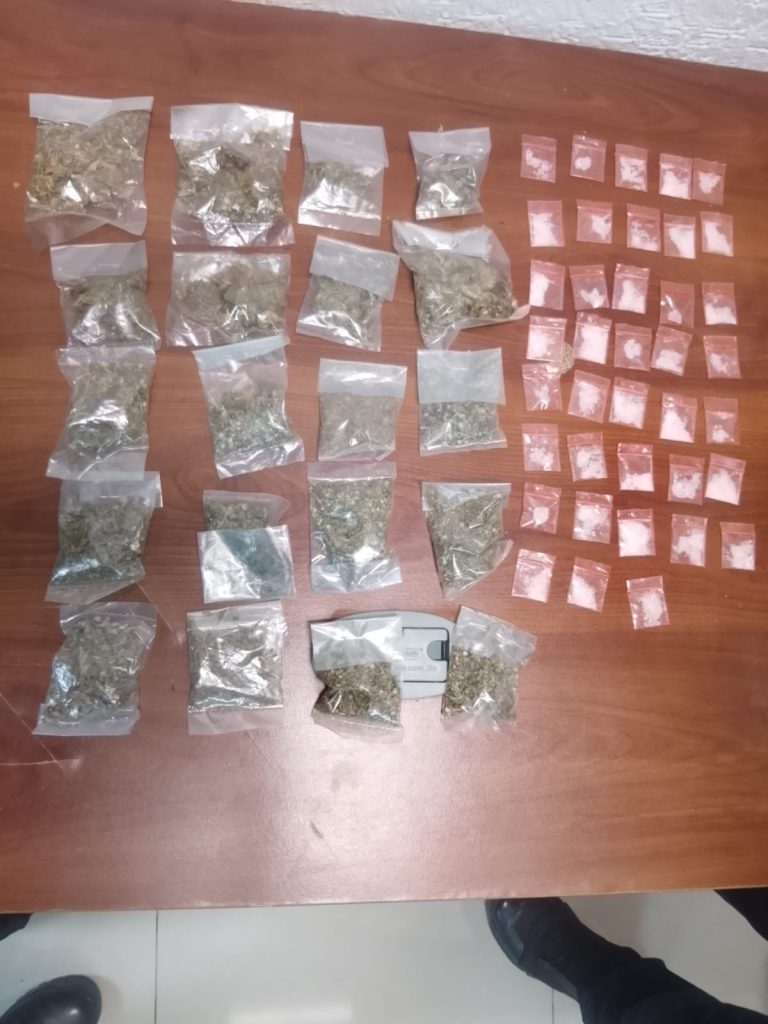 Bolsas con marihuana y cristal aseguradas en cateos en Almoloya de Juárez