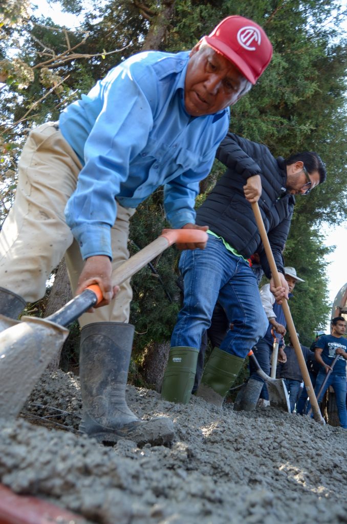 Vecinos aceleran obras con Pueblo y Gobierno en Almoloya