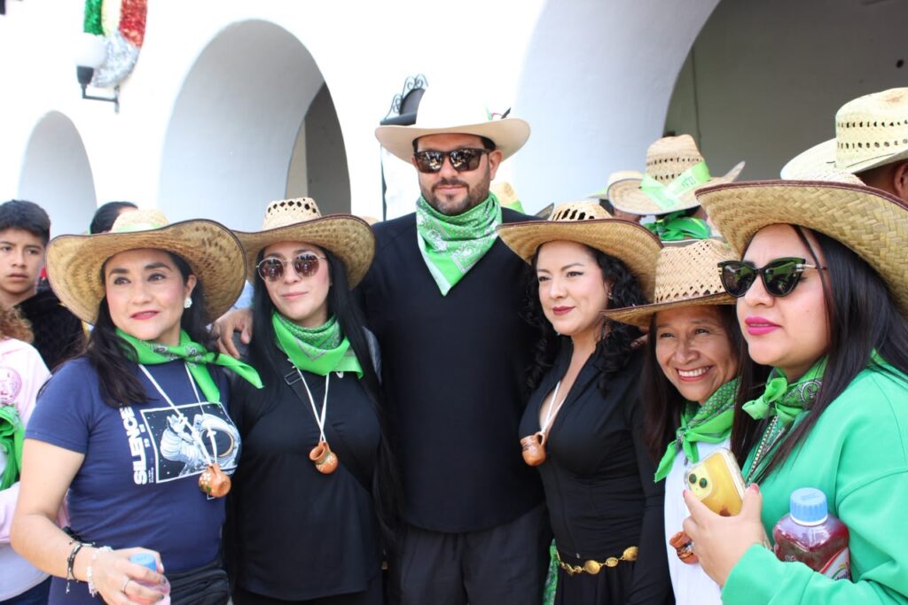 Fiestas Patrias arrancan a caballo y a pie en Almoloya